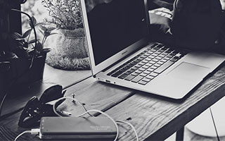 乐鱼体育官网投注-“快艇冲浪：东三叉湖赛场成为极速竞速的最佳舞台”